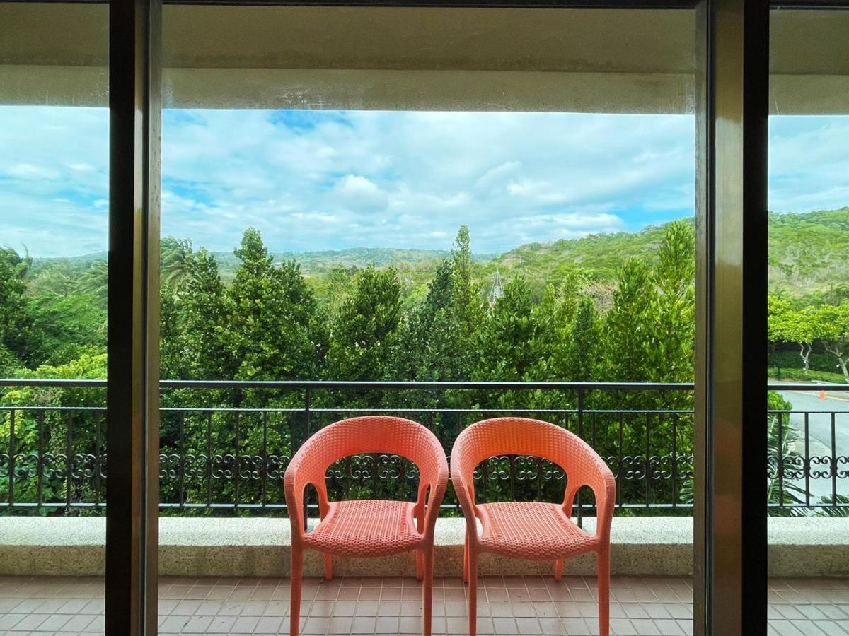Howard Beach Resort Kenting Εξωτερικό φωτογραφία A balcony