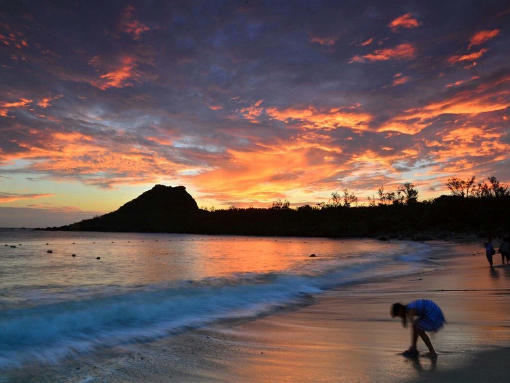 Howard Beach Resort Kenting Εξωτερικό φωτογραφία Sunset at the beach