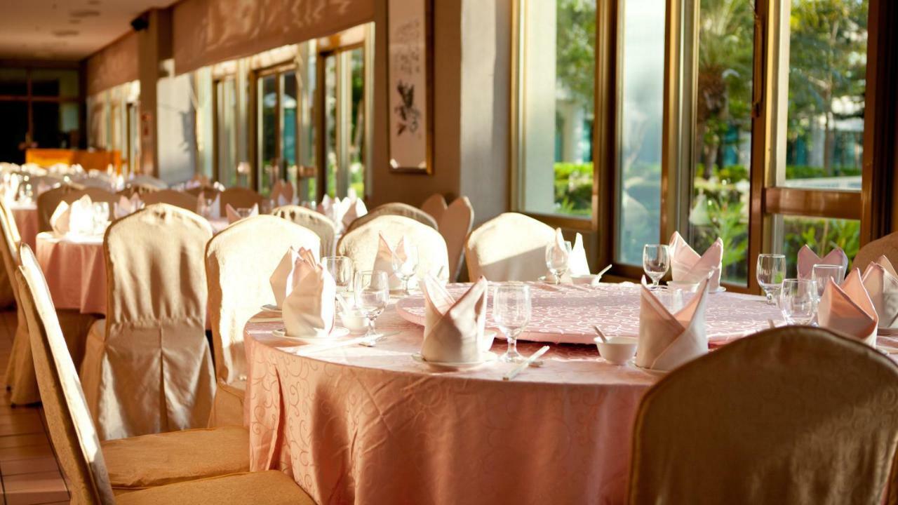 Howard Beach Resort Kenting Εξωτερικό φωτογραφία Restaurant interior